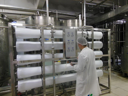 藥用(yòng)純化(huà)水(shuǐ)反滲透處理(lǐ)設備